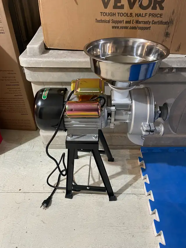 Vector Grain Grinder - Photo 4