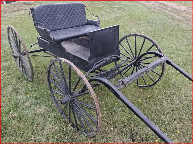 A Single Horse Drawn Buggy. - Photo 2