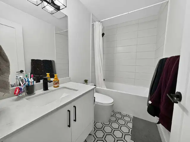 private room available from may 15th - Photo 6