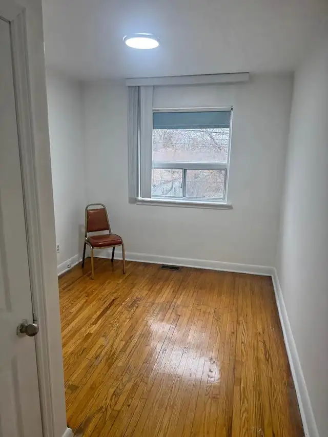 Beautiful 3BR House – Renovated – Kennedy/Eglinton - Photo 7