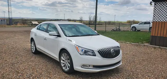 2014 Buick Lacrosse loaded, low kliks