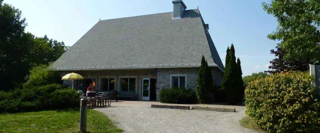 Logement beau 4 1/2 à louer Montréal , tranquille,stationnement - Photo 10