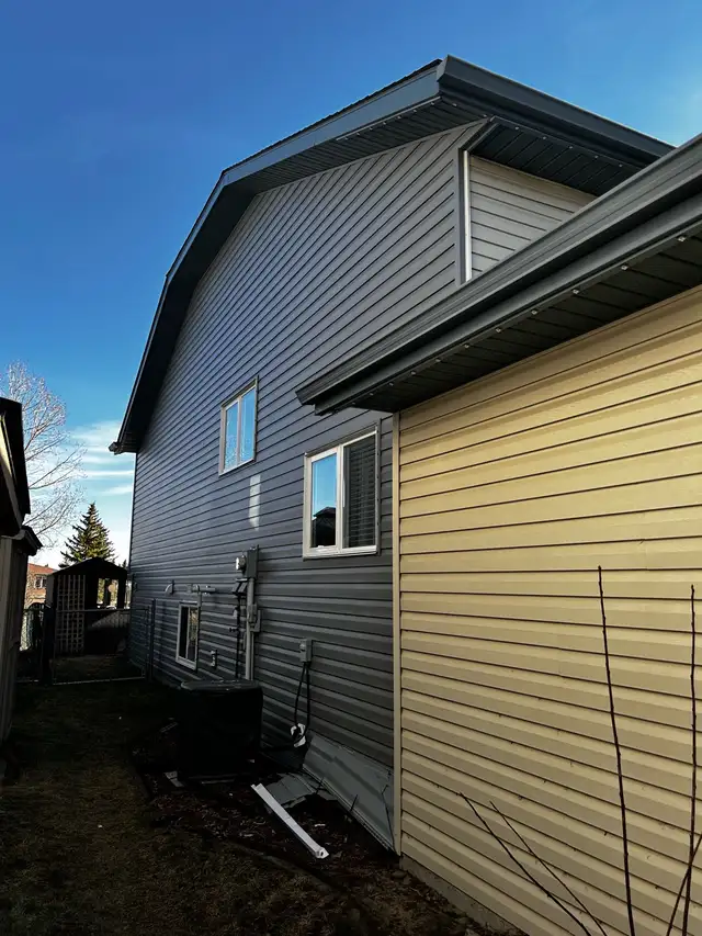 hiring siding installers and labourers - Photo 2