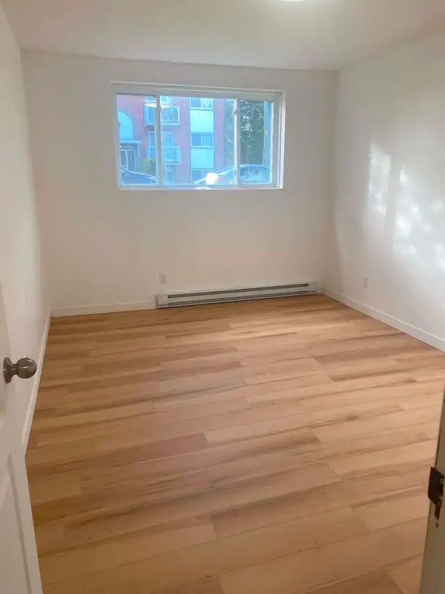 GRAND 4 ½ DEMI-SOUS SOL RÉNOVÉ À LONGUEUIL - Photo 5