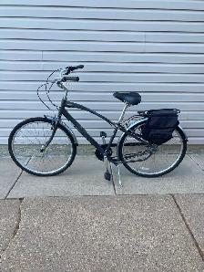 GT Aerostream 28 inch wheel 3 gear cruiser bike with saddle bags