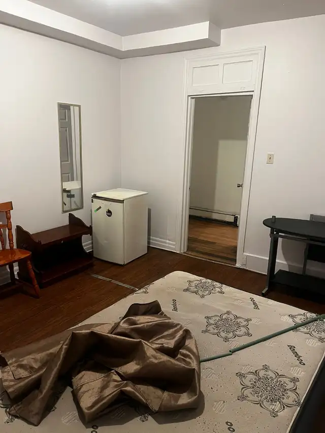 Big Room for rent 144 sqft. - Photo 2