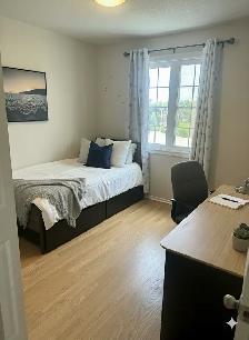ROoMS: STUDENTS   YOUNG PROFESSIONALS