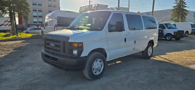 2009 Ford Econoline Cargo Van E-250 - ONLY 88000km's!