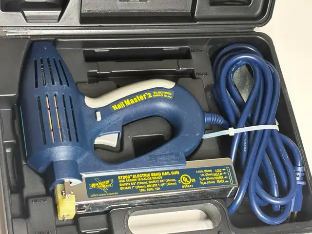 Arrow NailMaster 2 ET200 Electric Brad Nail Gun w/ Case - Photo 2