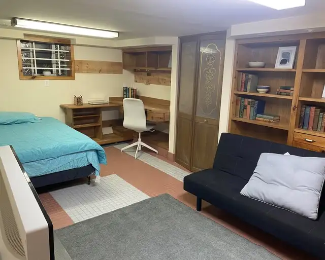 Rooms available in beautiful downtown Windsor home - Photo 6