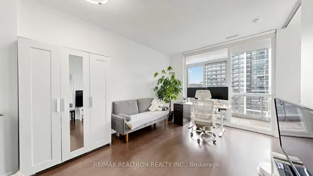 ✨ NORTH YORK LUXURY CONDO FOR SALE $49.9K ✨ - Photo 2