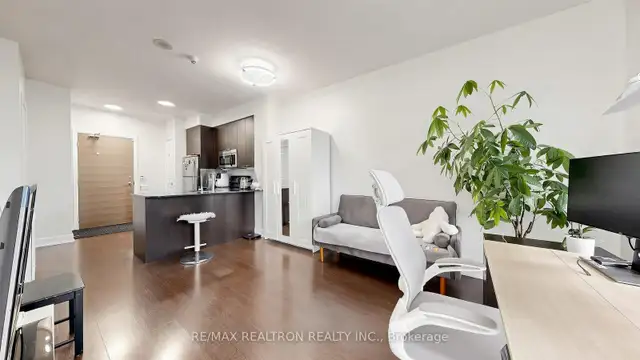 ✨ NORTH YORK LUXURY CONDO FOR SALE $49.9K ✨ - Photo 3