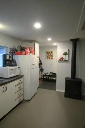 1 BEDROOM 1 BATH APARTMENT - Photo 4