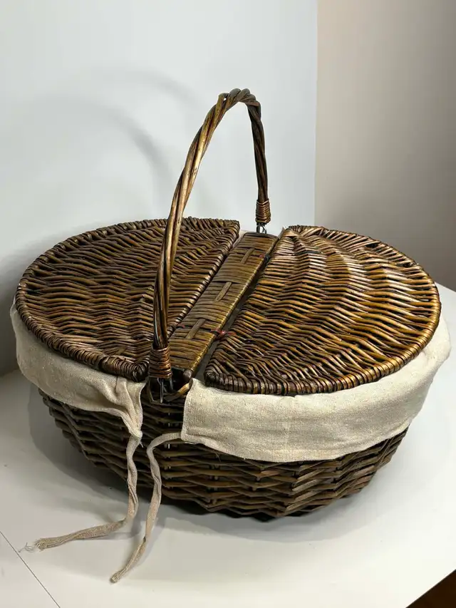 Lovely Woven Picnic Basket w/ Interior Lining