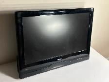 Toshiba 26" LCD HD TV — Clean & Ready to Use