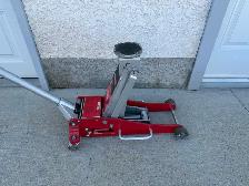 FLOOR JACK—3 TON- - Photo 2