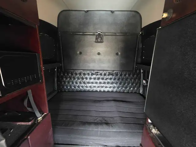 2020 Western Star 5700xe - Photo 8