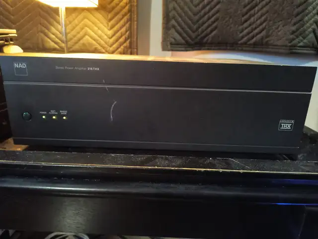 Amplificateur NAD 216 THX