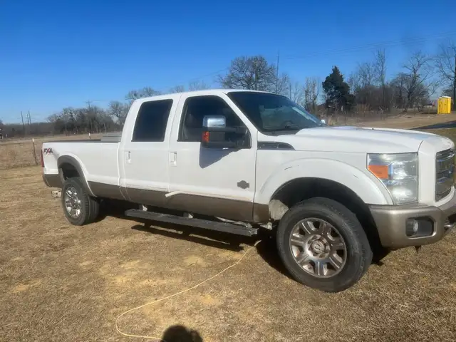2011 Ford F350 King Ranch 6.7 4x4 PARTS TRUCK - Photo 2