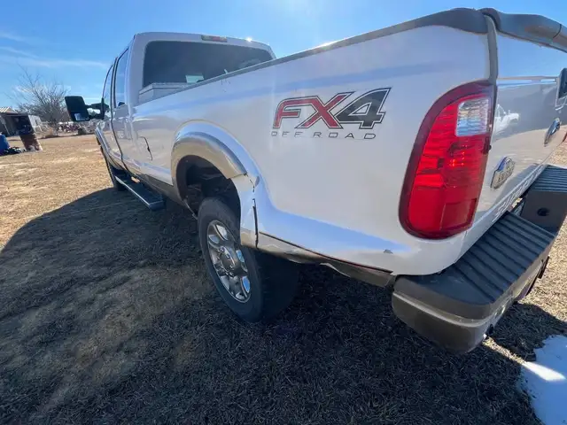 2011 Ford F350 King Ranch 6.7 4x4 PARTS TRUCK - Photo 4
