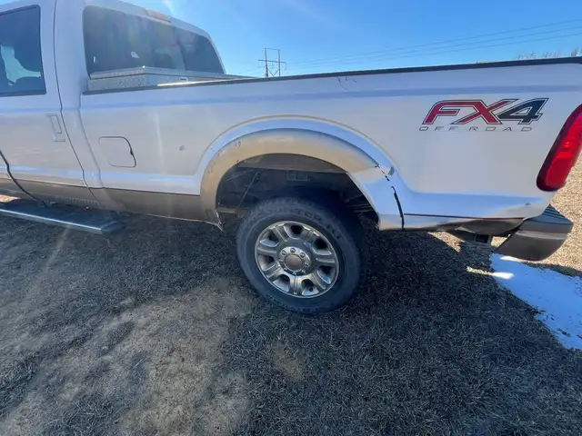 2011 Ford F350 King Ranch 6.7 4x4 PARTS TRUCK - Photo 5