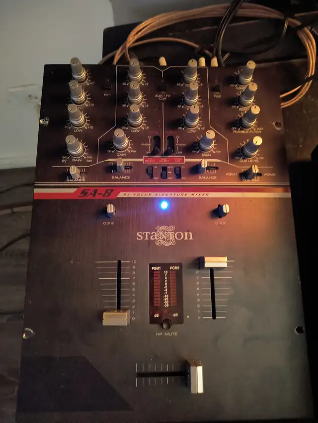 Mixeur DJ Stanton SA-8 avec power supply !