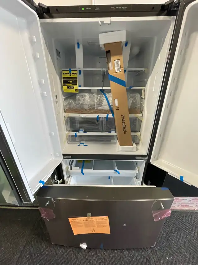NEW 36" GE Fridge (Internal Ice & Water Dispenser) 27 Cu.Ft - Photo 3