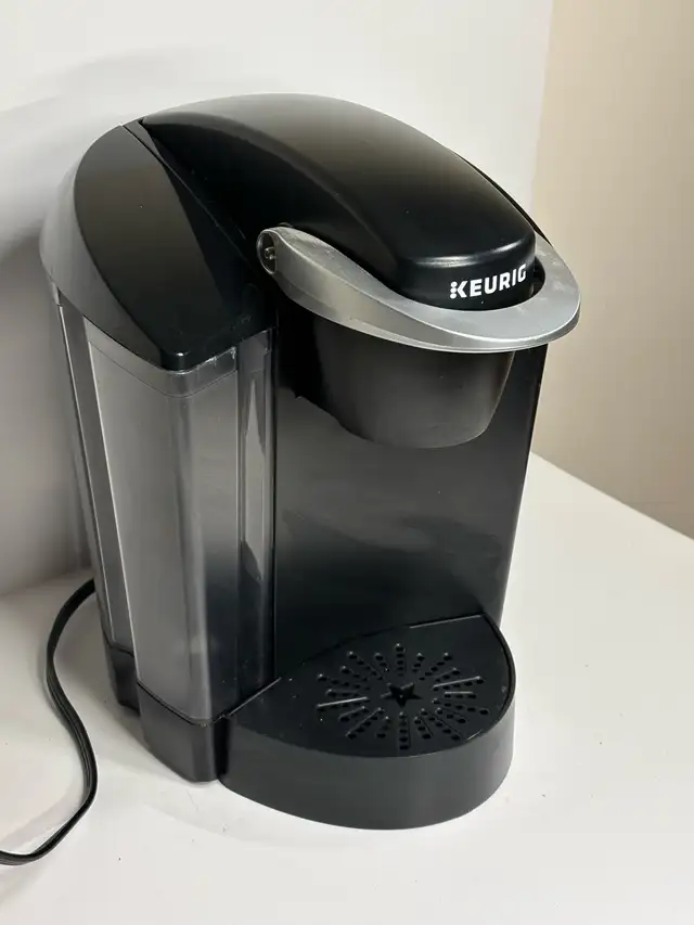 ☕ Keurig K50 Classic Coffee Maker — Tested & Working