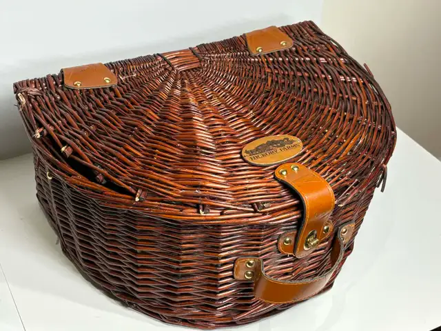 Hickory Farms Wicker Picnic Basket w/ Leather Hardware