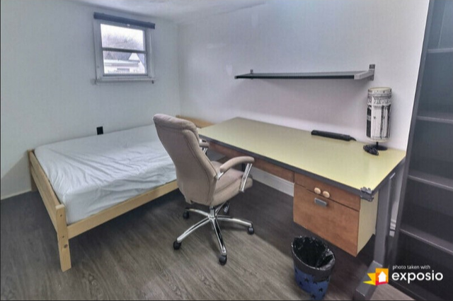 Downtown TORONTO – Broadview and Dundas E Private Room for Rent