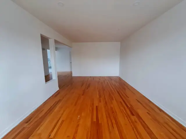Grand 5 ½ rénové (Saint-Léonard/Montréal) (Triplex) - Photo 2