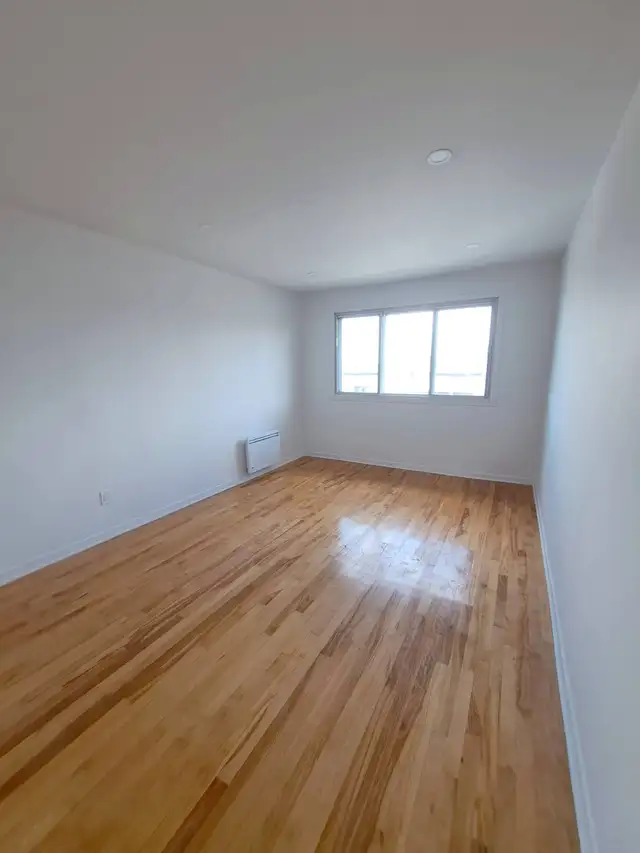 Grand 5 ½ rénové (Saint-Léonard/Montréal) (Triplex) - Photo 4