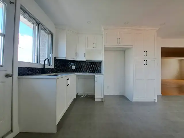 Grand 5 ½ rénové (Saint-Léonard/Montréal) (Triplex) - Photo 8