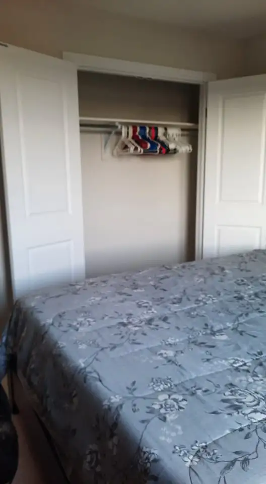 ROOM AVAILABLE TO FEMALE HOUSEMATE - Photo 2