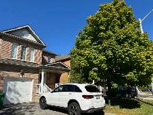 For Rent : Beautiful 3 Bed 3 Bath, Prime location