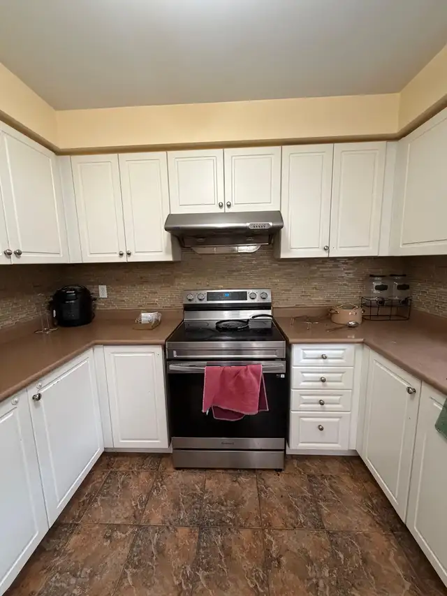 For Rent : Beautiful 3 Bed 3 Bath, Prime location - Photo 11
