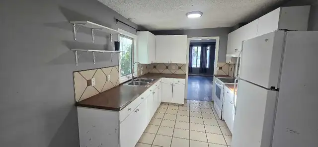 House for rent - Photo 9
