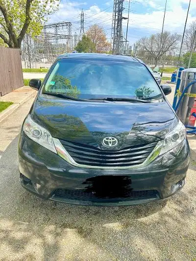 Toyota Sienna 2017, LE 8 Passenger FWD Van - Photo 5