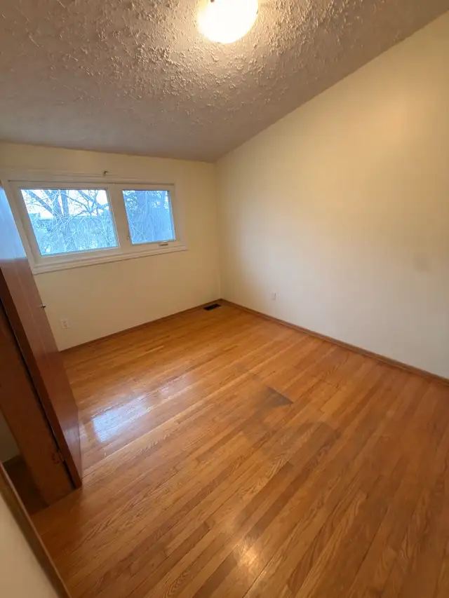 5 Bedrooms and 2.5 bathroom for rent - Photo 4