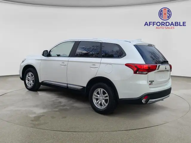 2018 Mitsubishi Outlander ES - Photo 3
