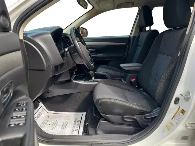 2018 Mitsubishi Outlander ES - Photo 10