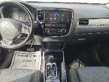 2018 Mitsubishi Outlander ES - Photo 12