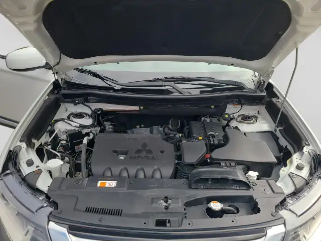 2018 Mitsubishi Outlander ES - Photo 19