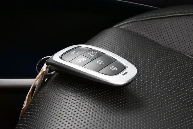 2023 Hyundai Tucson Luxury Hybrid Leather, Sunroof, Heated Seats - Photo 5