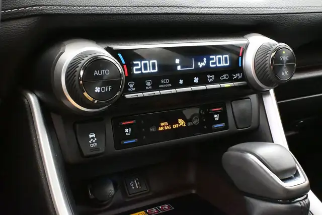 2024 Toyota RAV4 LIMITED FULLY LOADED!!, Leather, One Owner, Ju - Photo 19