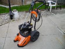 PRESSURE WASHER 2200 psi