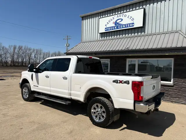 2017 Ford F-250 Crew Cab 4x4 Lariat 6.7L - Rebuilt Title - Photo 2