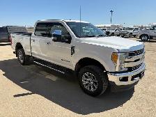 2017 Ford F-250 Crew Cab 4x4 Lariat 6.7L - Rebuilt Title - Photo 3