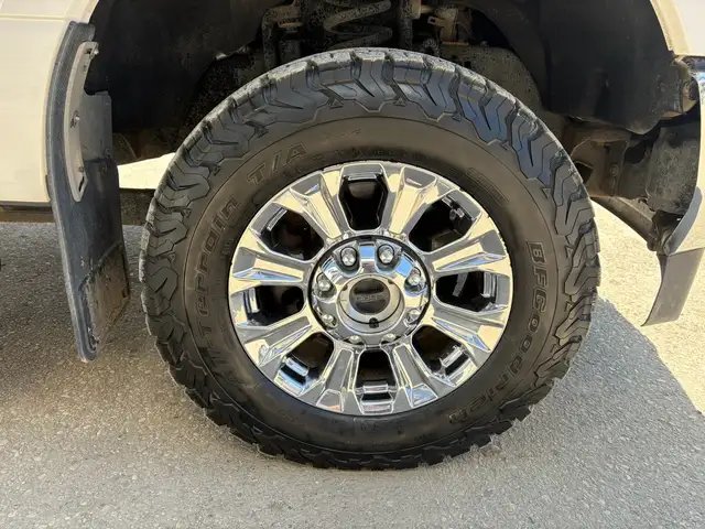 2017 Ford F-250 Crew Cab 4x4 Lariat 6.7L - Rebuilt Title - Photo 9