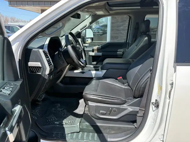 2017 Ford F-250 Crew Cab 4x4 Lariat 6.7L - Rebuilt Title - Photo 12